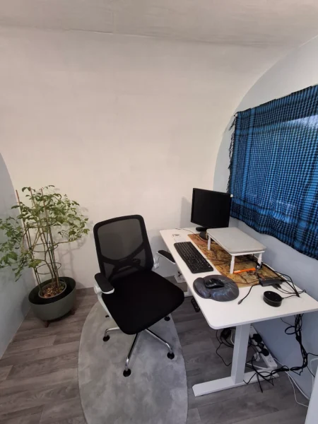 eSnug Plus garden studio in Scotland, painted and furnished with a desk